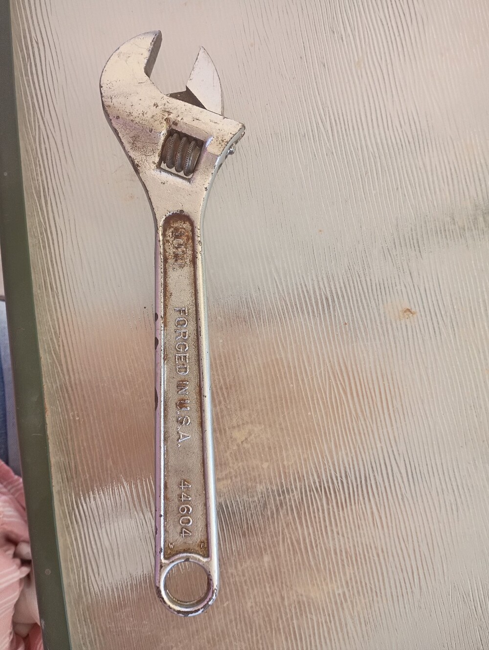 10-inch adjustable crescent wrench